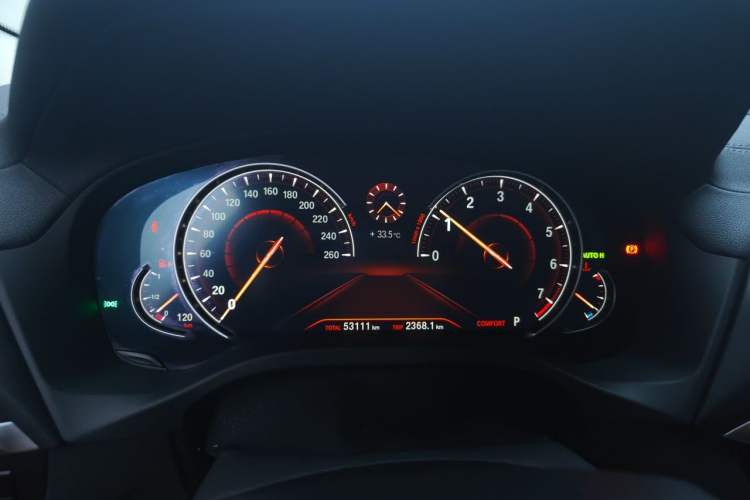 Used BMW X3 2019 xDrive28i Luxury Package Odometer Close Up