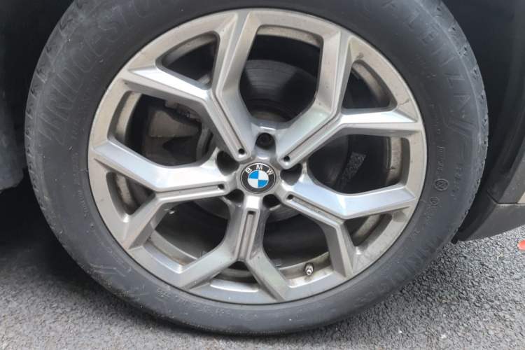 Used BMW X3 2019 xDrive28i Luxury Package Right Front Wheel Hub