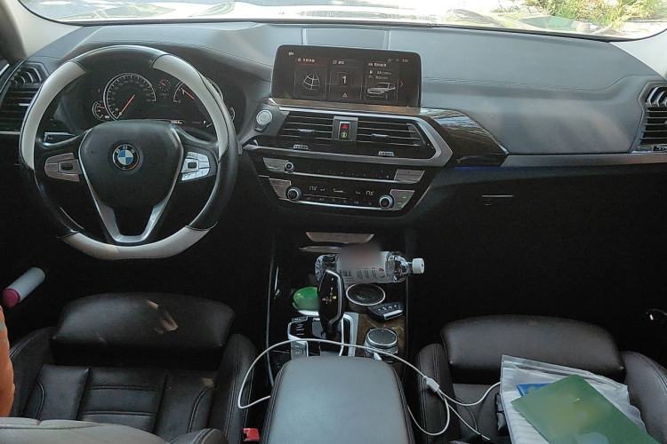 Used BMW X3 2019 xDrive28i Luxury Package Center Console
