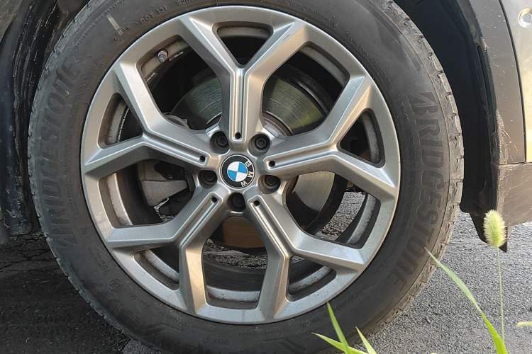 Used BMW X3 2019 xDrive28i Luxury Package Right Front Wheel Hub