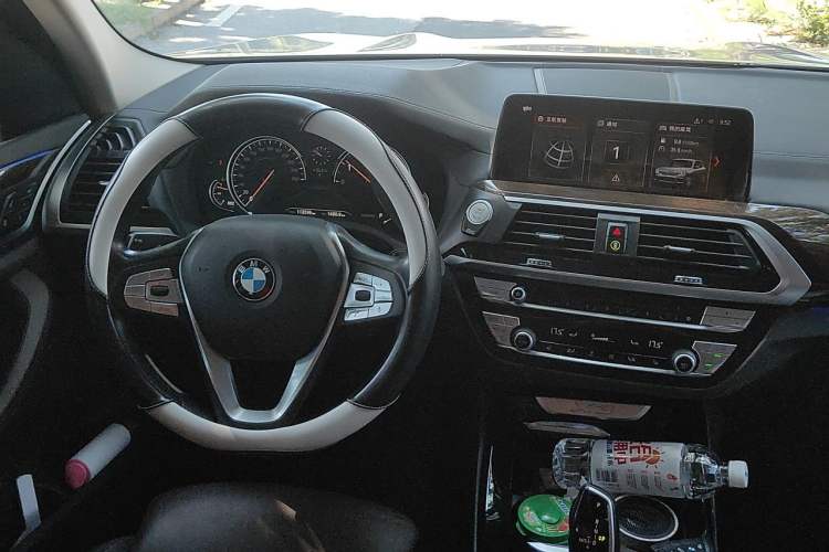 Used BMW X3 2019 xDrive28i Luxury Package Steering Wheel