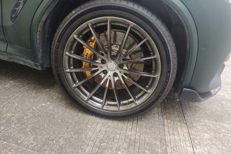 Used BMW X3 2019 xDrive28i M Sport Package Right Front Wheel Hub