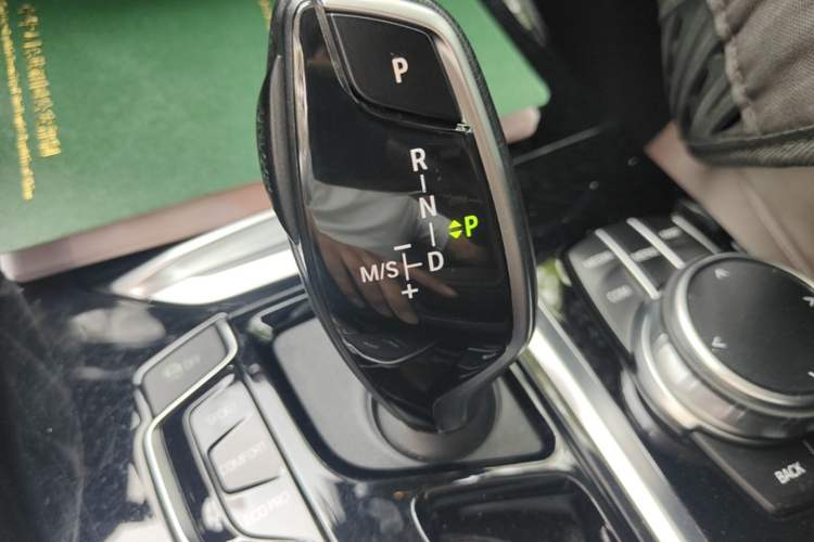 Used BMW X3 2019 xDrive25i Luxury Package Gear Lever