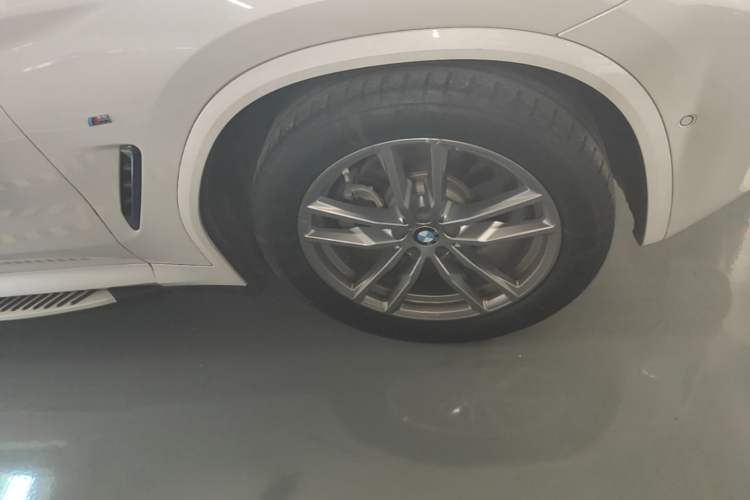 Used BMW X3 2019 xDrive28i M Sport Package Right Front Wheel Hub