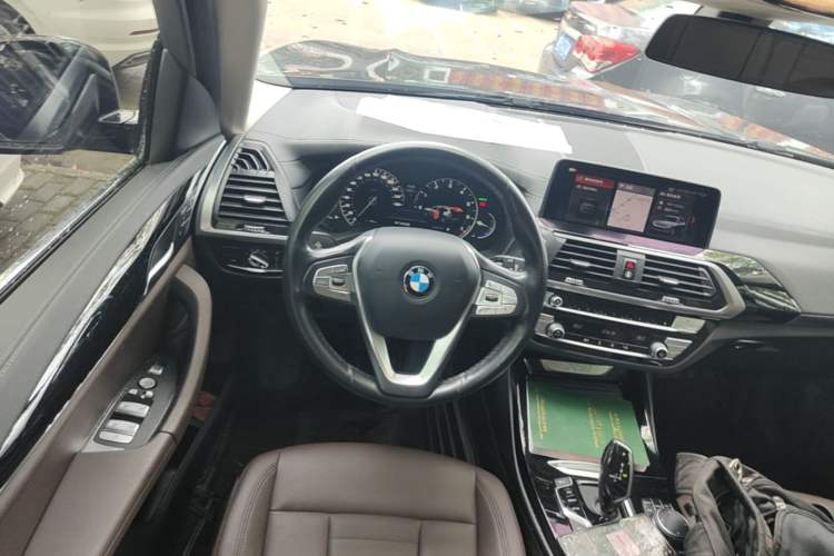 Used BMW X3 2019 xDrive25i Luxury Package Steering Wheel
