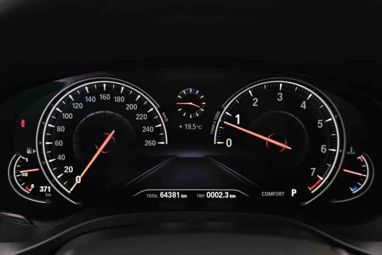 Used BMW X3 2019 xDrive28i Luxury Package Odometer Close Up