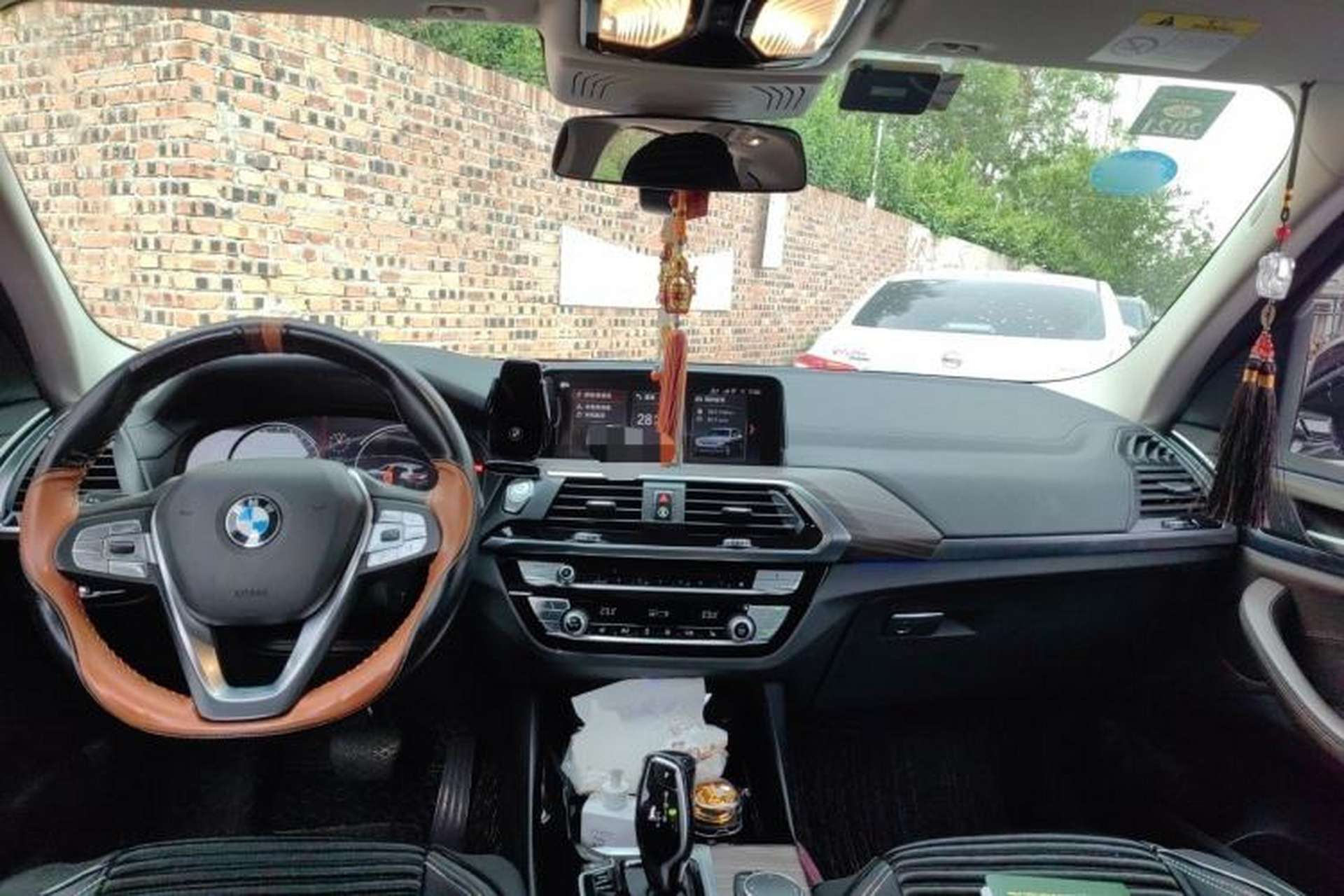 Used BMW X3 2019 xDrive28i Luxury Package Center Console