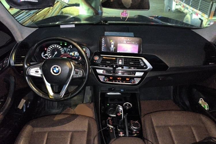 Used BMW X3 2019 xDrive25i Luxury Package Center Console