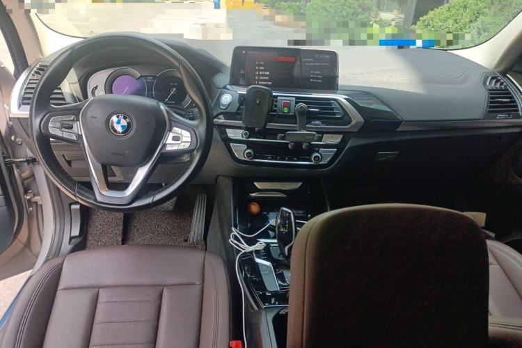 Used BMW X3 2019 xDrive25i Luxury Package Center Console