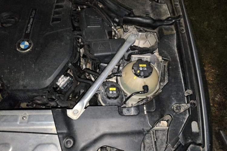 Used BMW X3 2019 xDrive25i Luxury Package Engine Bay Left
