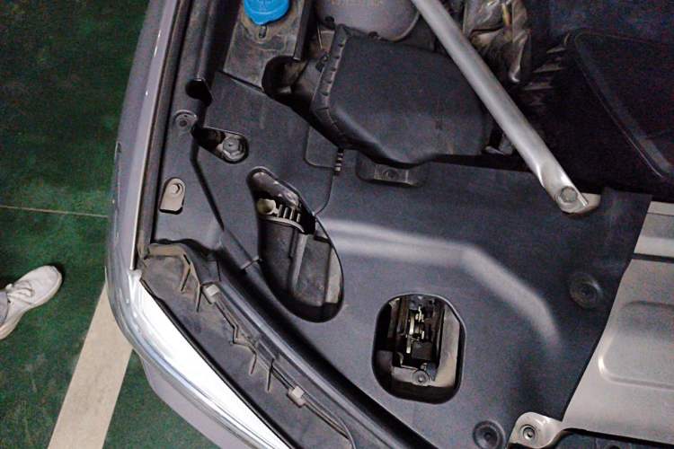 Used BMW X3 2019 xDrive28i Luxury Package Engine Bay Right