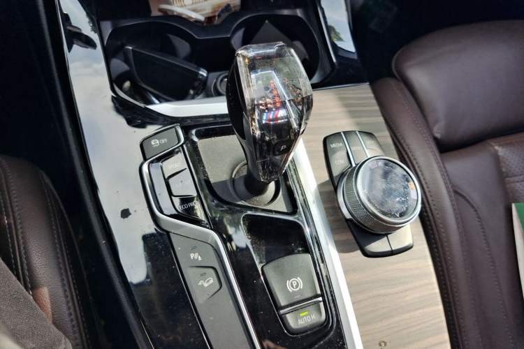 Used BMW X3 2019 xDrive28i Luxury Package Gear Lever