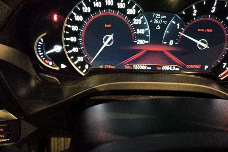 Used BMW X3 2019 xDrive25i Luxury Package Odometer Close Up