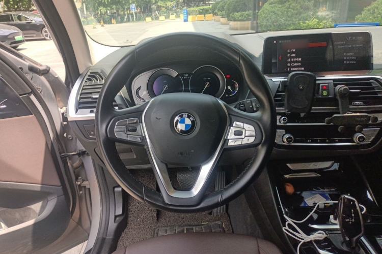 Used BMW X3 2019 xDrive25i Luxury Package Steering Wheel