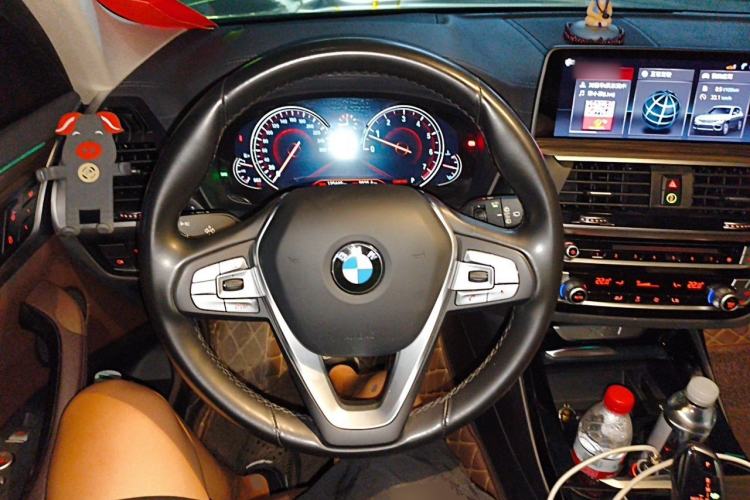 Used BMW X3 2019 xDrive28i Luxury Package Steering Wheel
