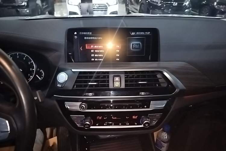 Used BMW X3 2019 xDrive28i Luxury Package Audio And AC Panel