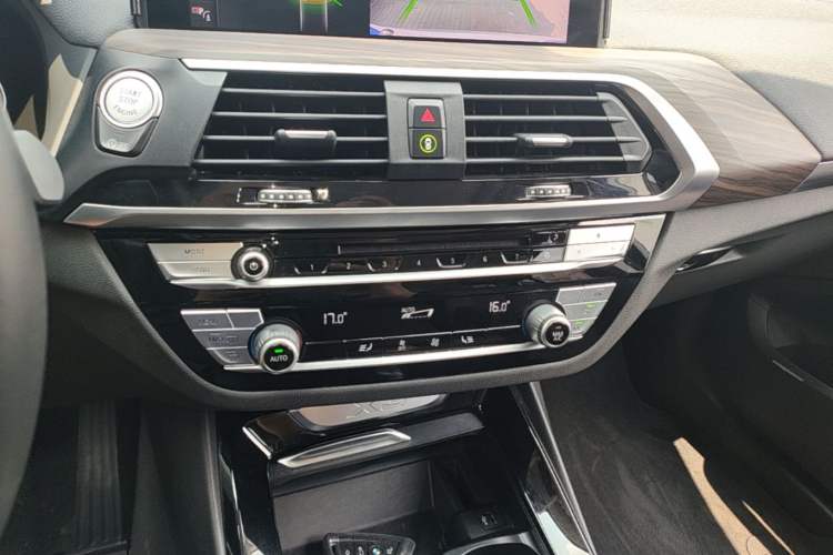 Used BMW X3 2019 xDrive28i Luxury Package Audio And AC Panel