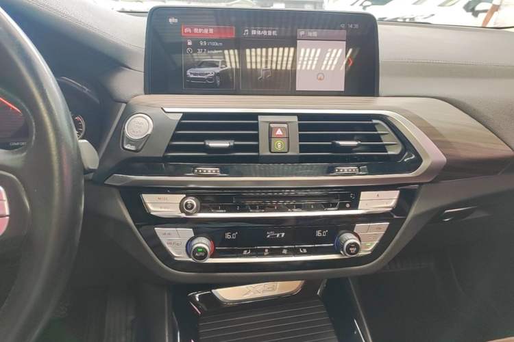 Used BMW X3 2019 xDrive28i Luxury Package Audio And AC Panel