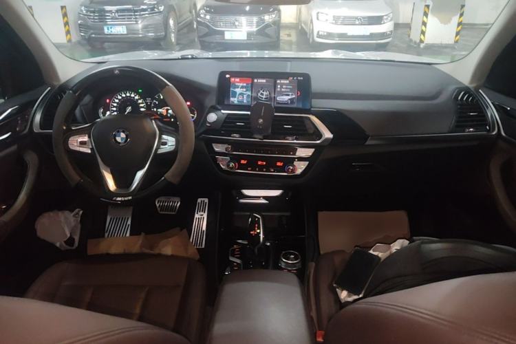 Used BMW X3 2019 xDrive25i Luxury Package Center Console