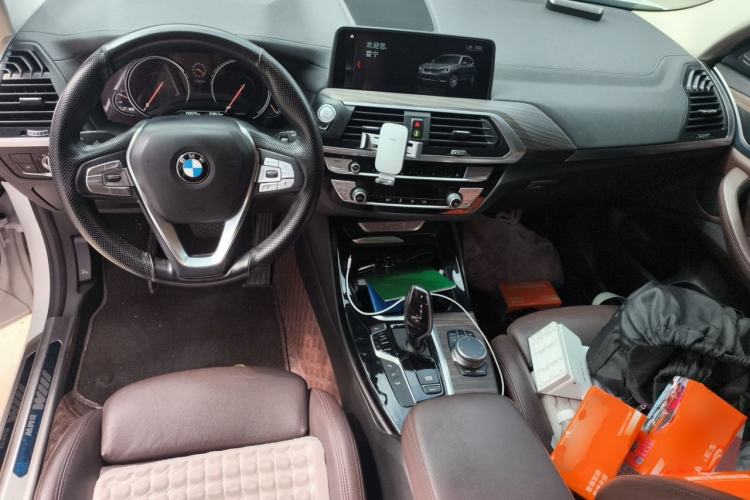 Used BMW X3 2019 xDrive28i Luxury Package Center Console