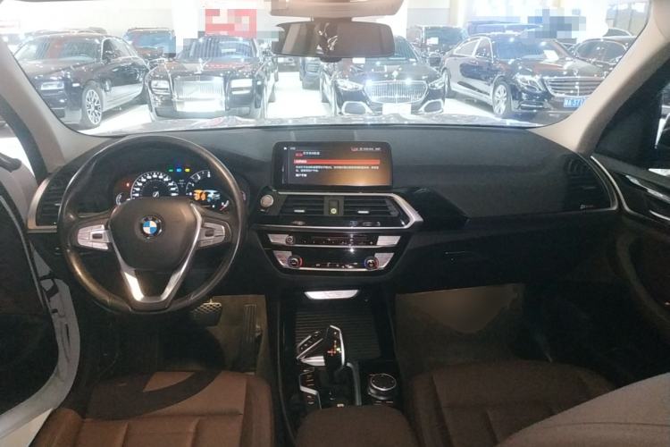 Used BMW X3 2019 xDrive25i Luxury Package Center Console