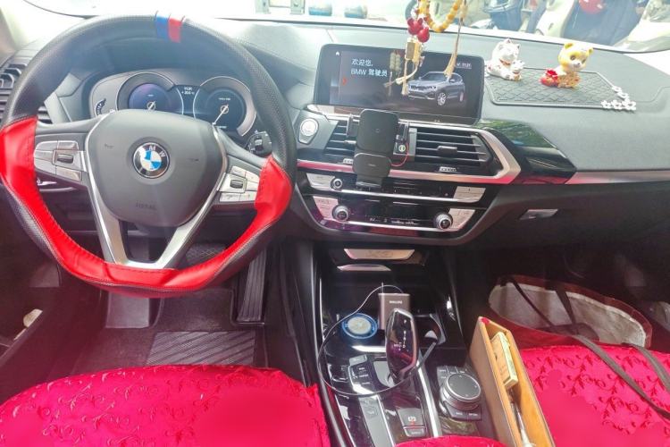 Used BMW X3 2019 xDrive25i Luxury Package Center Console