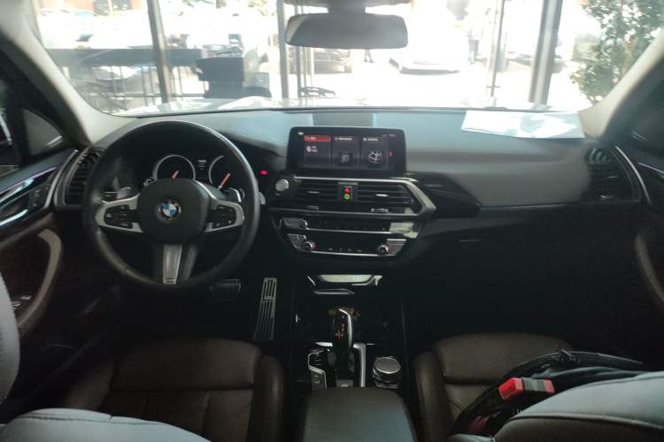 Used BMW X3 2019 xDrive28i M Sport Package Center Console