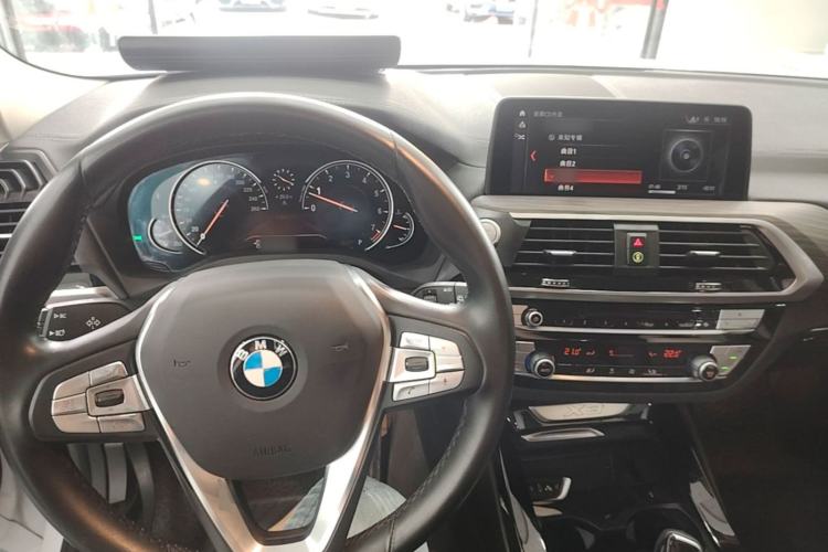 Used BMW X3 2019 xDrive28i Luxury Package Center Console