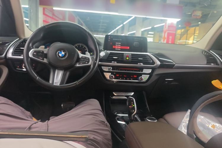 Used BMW X3 2019 xDrive28i M Sport Package Center Console