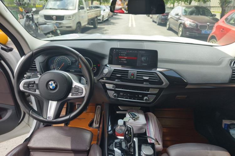 Used BMW X3 2019 xDrive28i M Sport Package Center Console