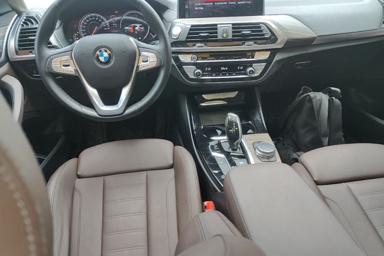Used BMW X3 2019 xDrive28i Luxury Package Center Console