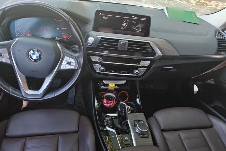 Used BMW X3 2019 xDrive28i Luxury Package Center Console