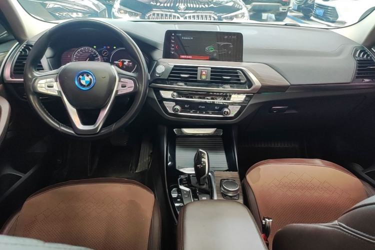 Used BMW X3 2019 xDrive28i Luxury Package Center Console