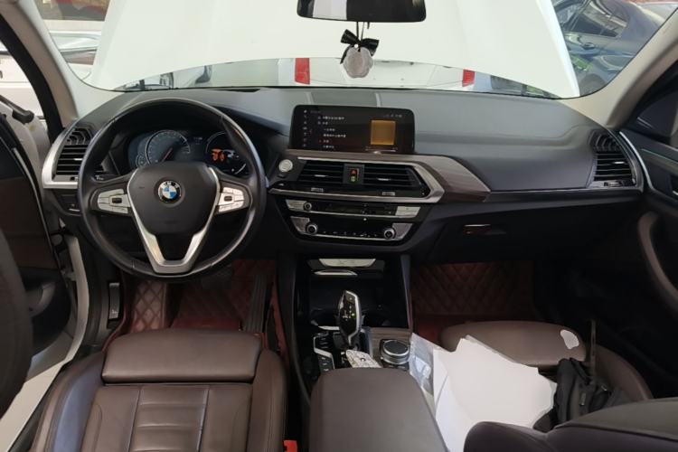 Used BMW X3 2019 xDrive28i Luxury Package Center Console