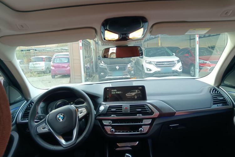 Used BMW X3 2019 xDrive25i Luxury Package Center Console