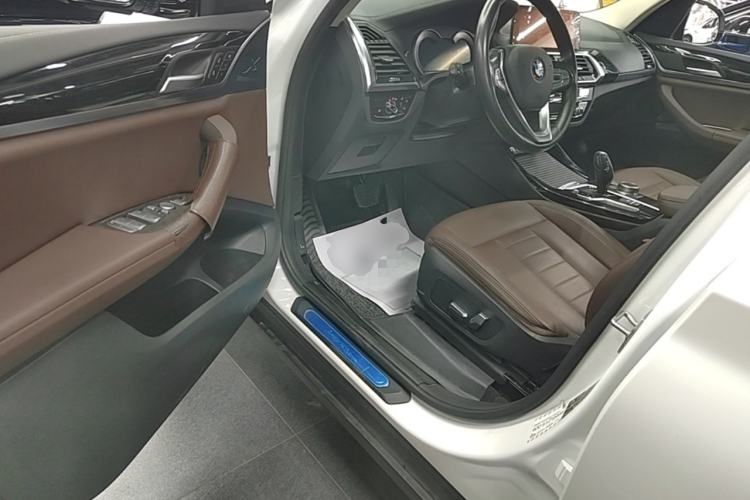 Used BMW X3 2019 xDrive25i Luxury Package Driver Seat