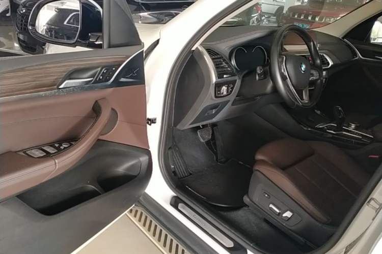 Used BMW X3 2019 xDrive28i Luxury Package Driver Seat