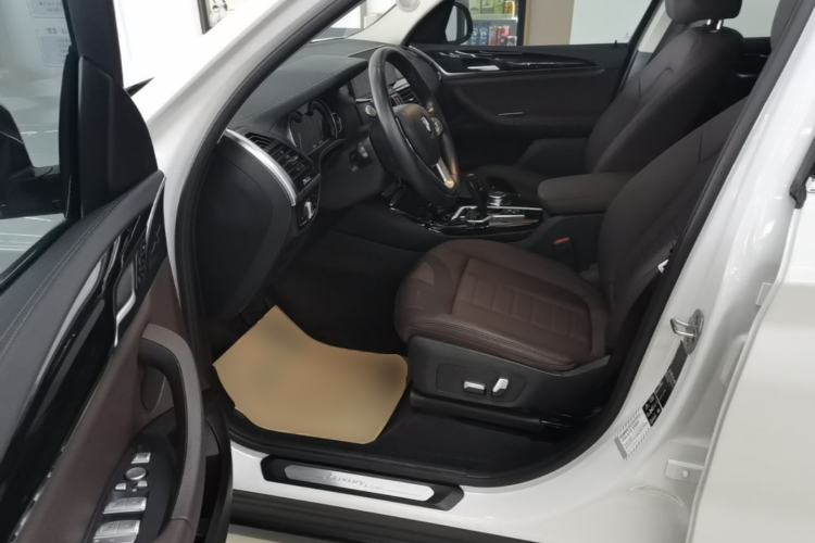 Used BMW X3 2019 xDrive25i Luxury Package Driver Seat
