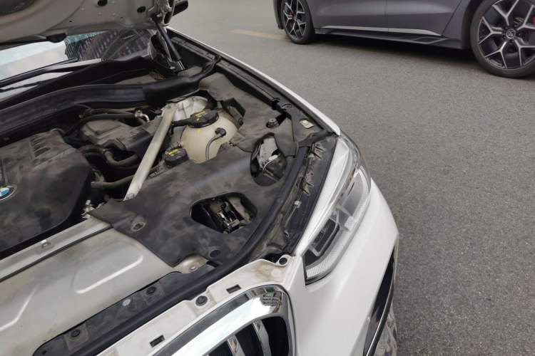 Used BMW X3 2019 xDrive25i M Sport Package Engine Bay Left