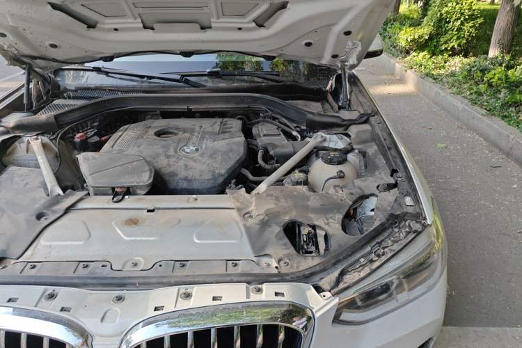 Used BMW X3 2019 xDrive25i Luxury Package Engine Bay Left