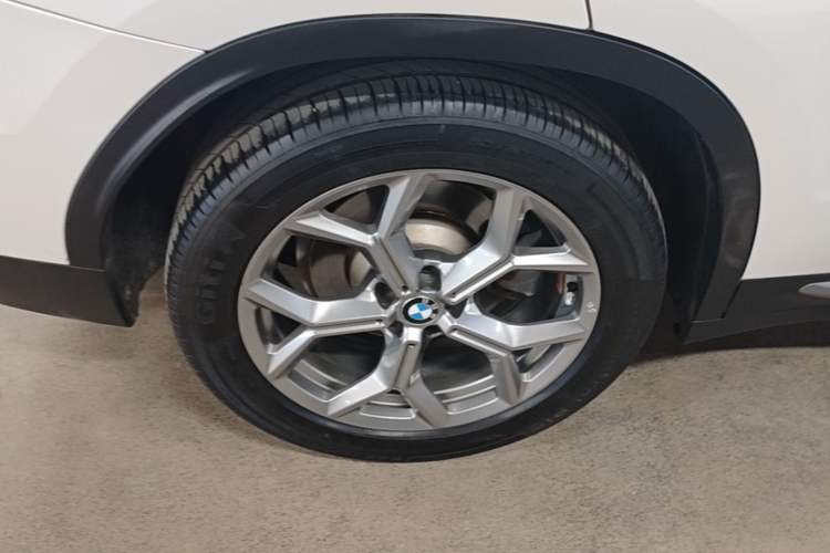 Used BMW X3 2019 xDrive28i Luxury Package Exterior 2