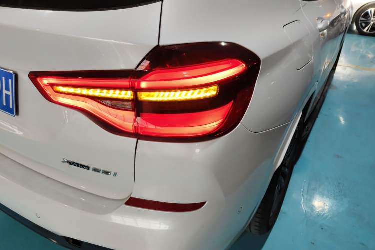 Used BMW X3 2019 xDrive25i M Sport Package Exterior 3