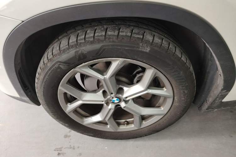 Used BMW X3 2019 xDrive28i Luxury Package Exterior 4