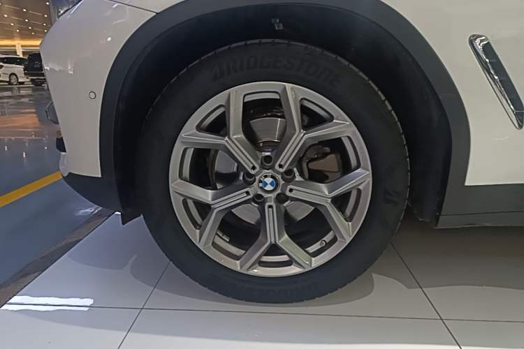 Used BMW X3 2019 xDrive28i Luxury Package Exterior 4