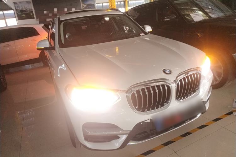 Used BMW X3 2019 xDrive25i Luxury Package Front Right 45 Deg