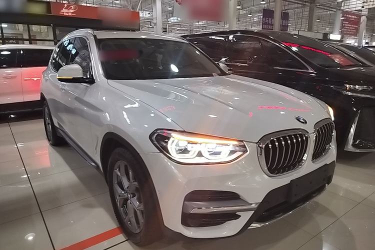 Used BMW X3 2019 xDrive28i Luxury Package Front Right 45 Deg