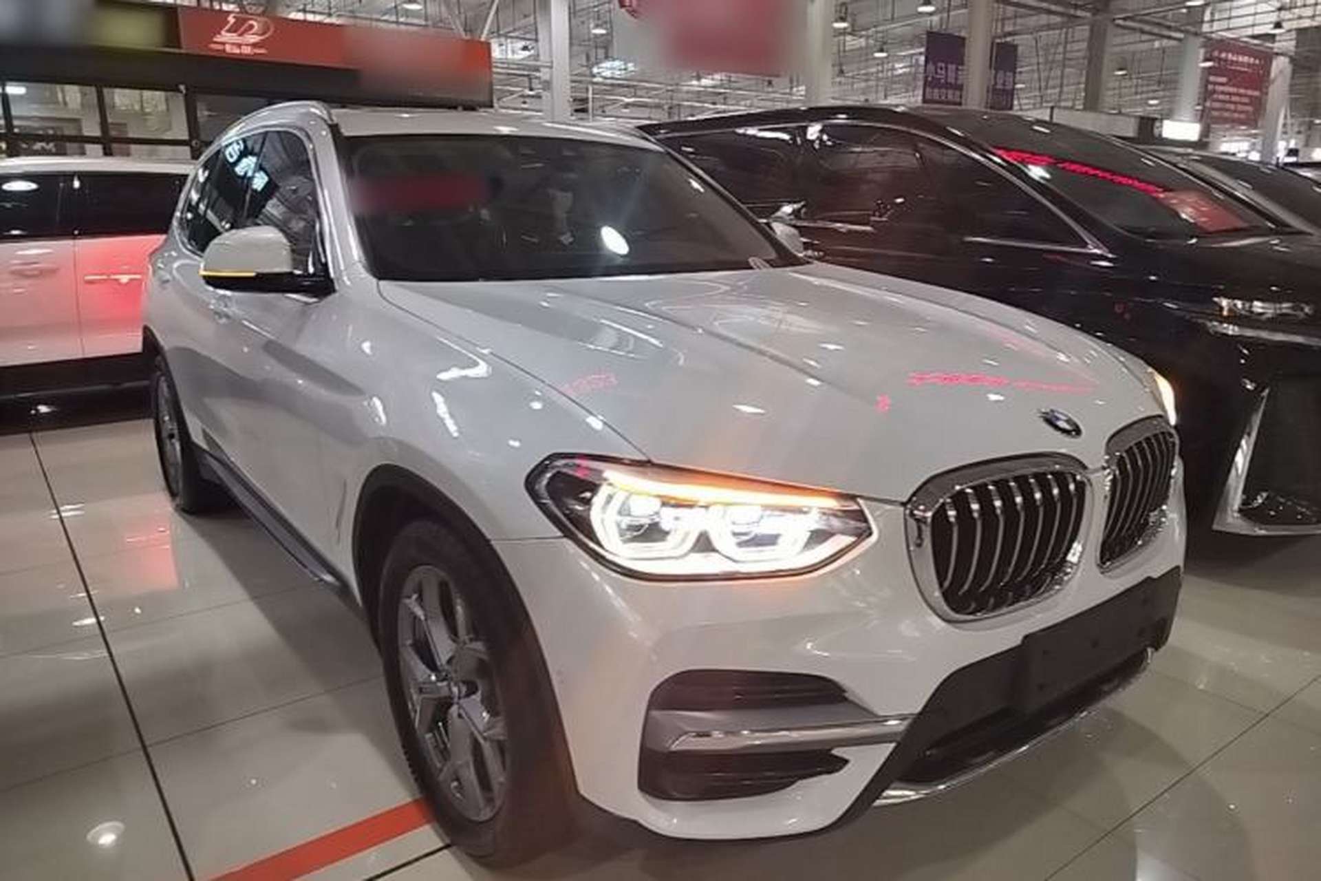 Used BMW X3 2019 xDrive28i Luxury Package Front Right 45 Deg