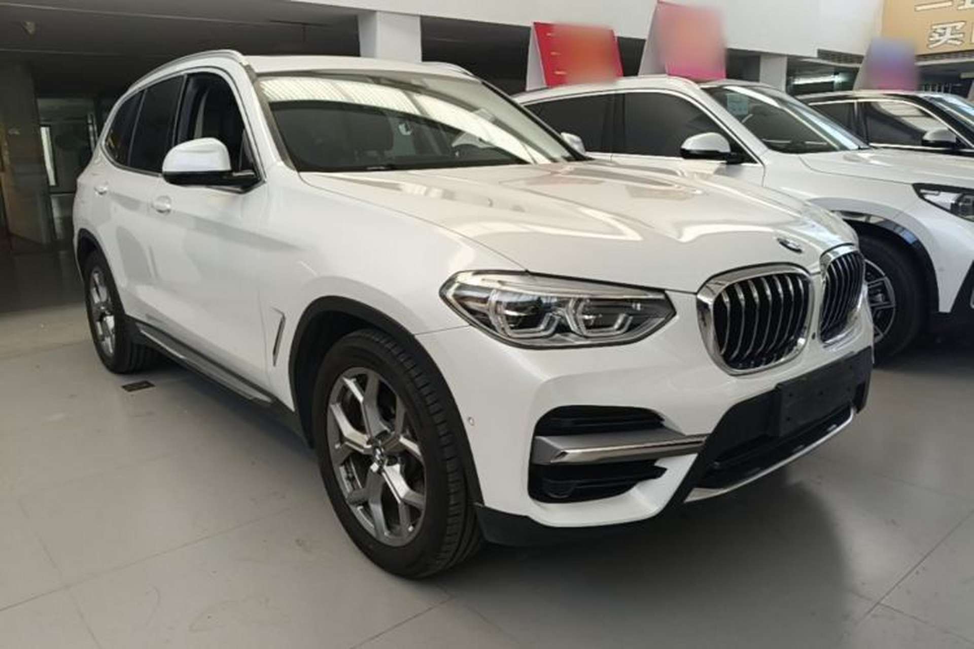 Used BMW X3 2019 xDrive28i Luxury Package Front Right 45 Deg