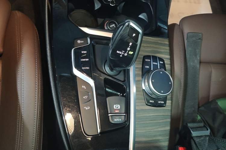Used BMW X3 2019 xDrive28i Luxury Package Gear Lever