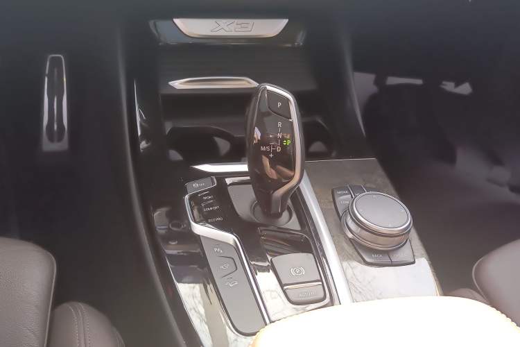 Used BMW X3 2019 xDrive30i Leading Model M Sport Package Gear Lever